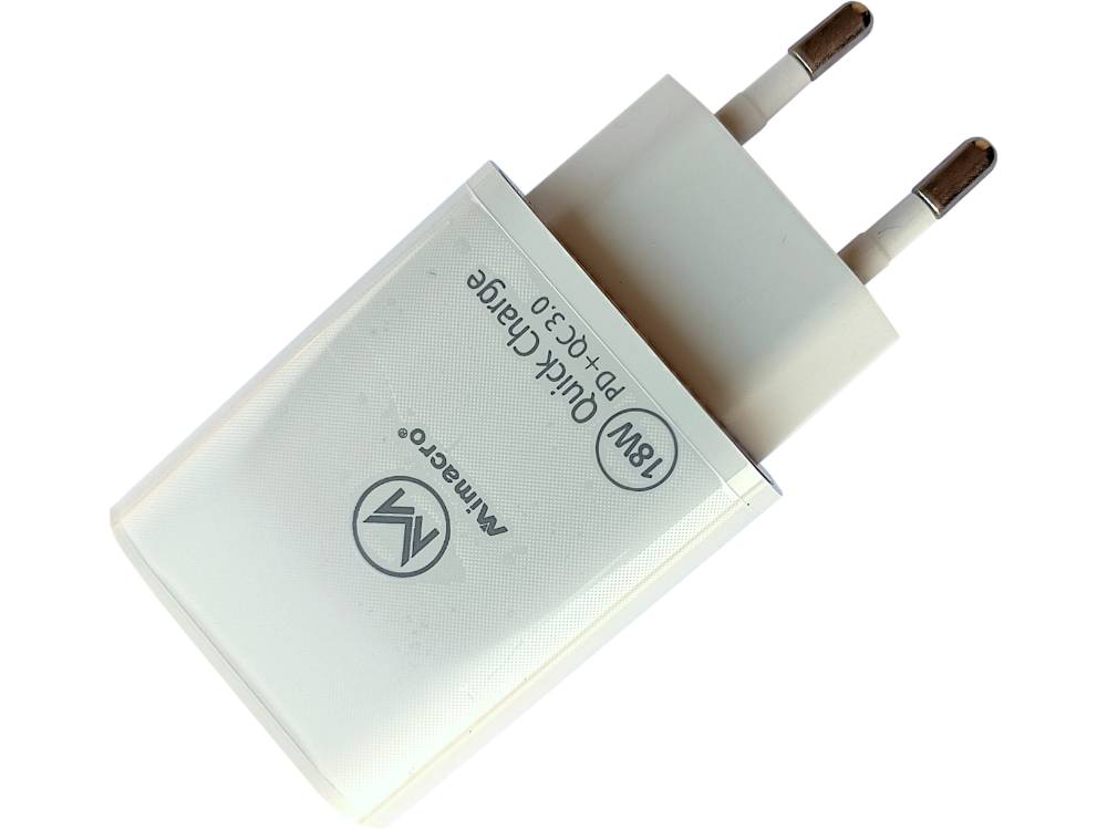 Alimentatore Super Flash Charger KIT 3.6A Type-C + USB vista frontale